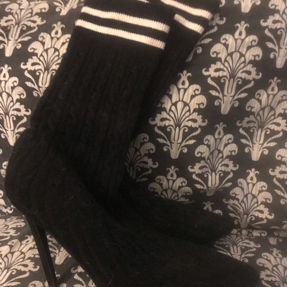 *SALE* Black and white Liliana sock pumps!